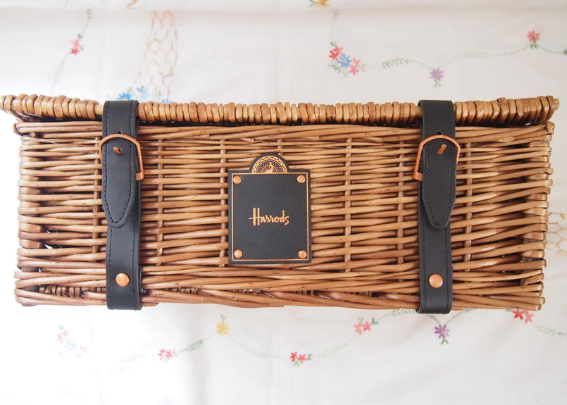 Harrods ハロッズ バスケット　ハンパー　43✕27✕15センチ Harrods ハロッズ バスケット ハンパー 43✕27✕15センチ