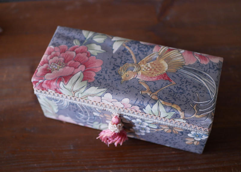 熱い販売 フランス アンティーク カルトナージュ 花籠 馬蹄形 フラワー 最初の フランスアンティーク花籠ガーランドピンクのカルトナージュボックス その他