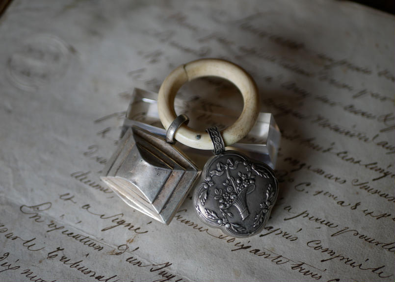 お買い物マラソン限定☆ 純銀 宿り木 ベビーラトル フランス