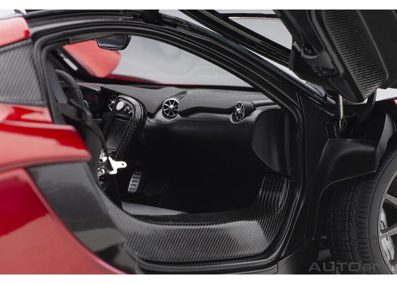 Autoart 1 18 マクラーレン P1 メタリック レッド Auto