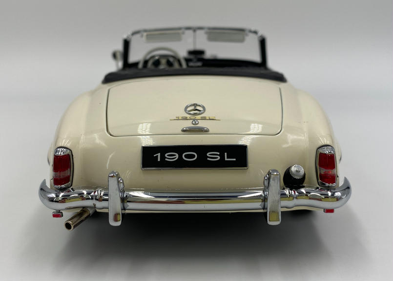 未使用】オートアート 1/18 メルセデス・ベンツ 190 SL ホワイト