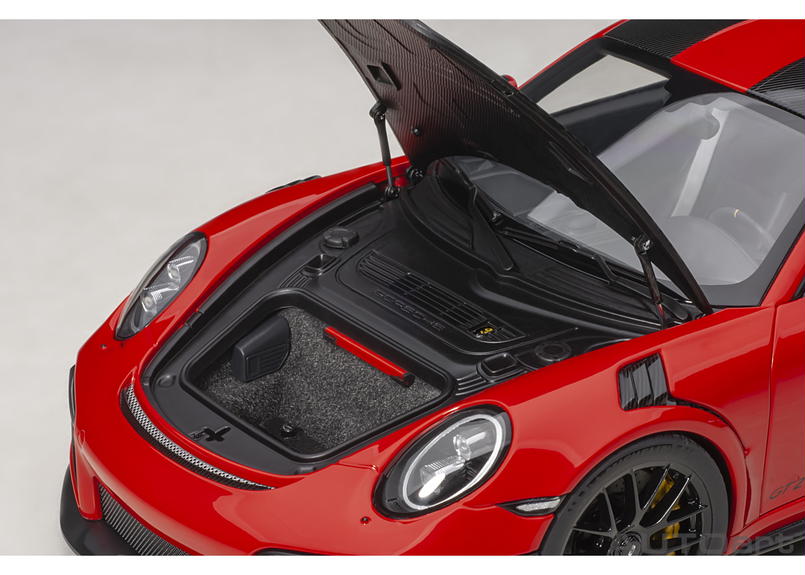 AUTOart 1/18 ポルシェ 911 (991.2) GT2 RS ヴァイザッハ・パッケ... AUTOart 1/18 ポルシェ 911 (991.2) GT2 RS ヴァイザッハ・パッケ...