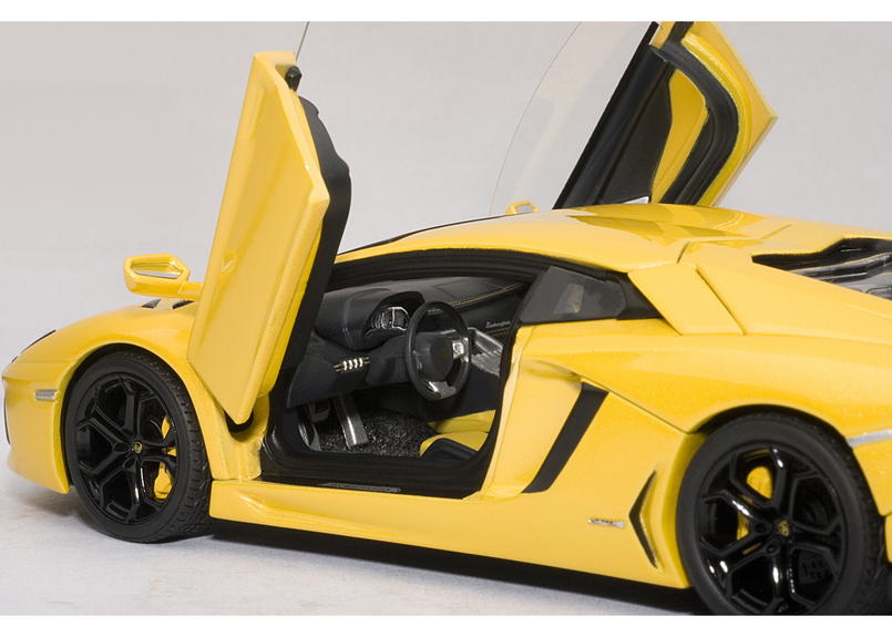 お気にいる Autoart 1 43 ランボルギーニ アヴェンタドール Lp700 4 グレー 完成品 無条件 特別価格 Doukkalamedia24 Com