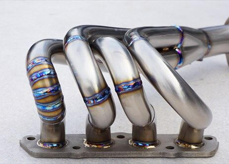 NDロードスター用エキゾーストマニホールド約一年取り付けていました。 