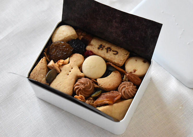 グラノーラ白缶 クッキー入り 21 04 28 Kawachiayaka S Store