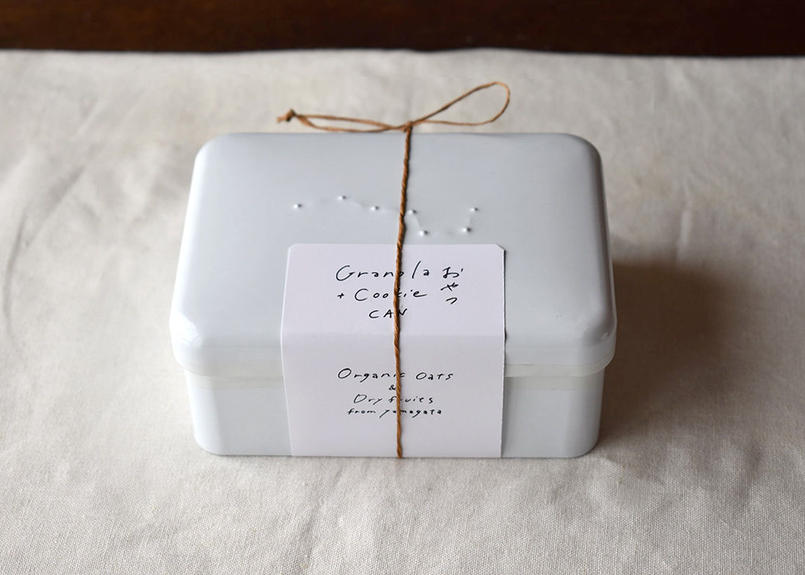 グラノーラ白缶 クッキー入り 21 04 28 Kawachiayaka S Store