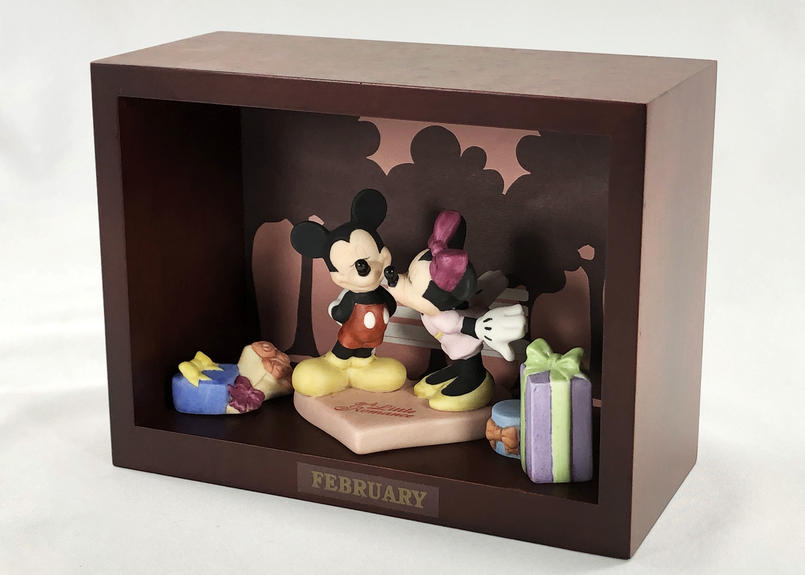 ディズニー置物 マンスリーフィギュア ミッキーフレンズ 2月バレンタイン 置物 樹脂 ディ