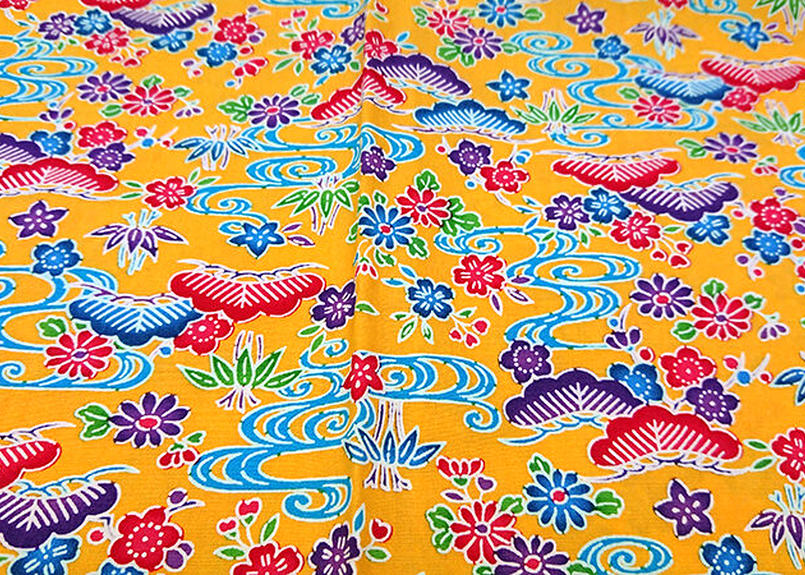 黄色の紅型 びんがた 布 小さい柄の沖縄柄綿生地 Made In Japan Okinaw