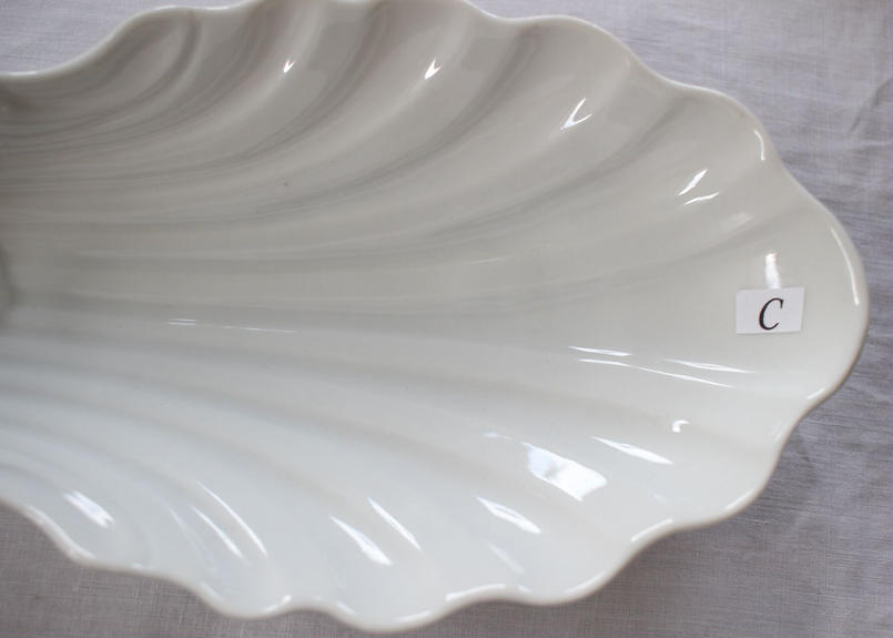 少々難あり France Antique シェル型ラヴィエ faïence blanche
