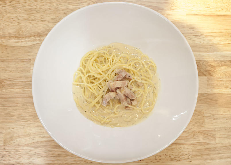 たっぷり濃厚ソースのカルボナーラ5食セット 1パックで通常の約2倍相当のボリューム 白