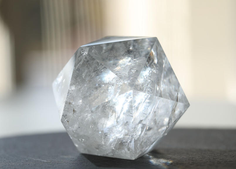 人気商品】 限定1点‼️水晶虹入りイコサヘドロン水晶 正二十面体最 正